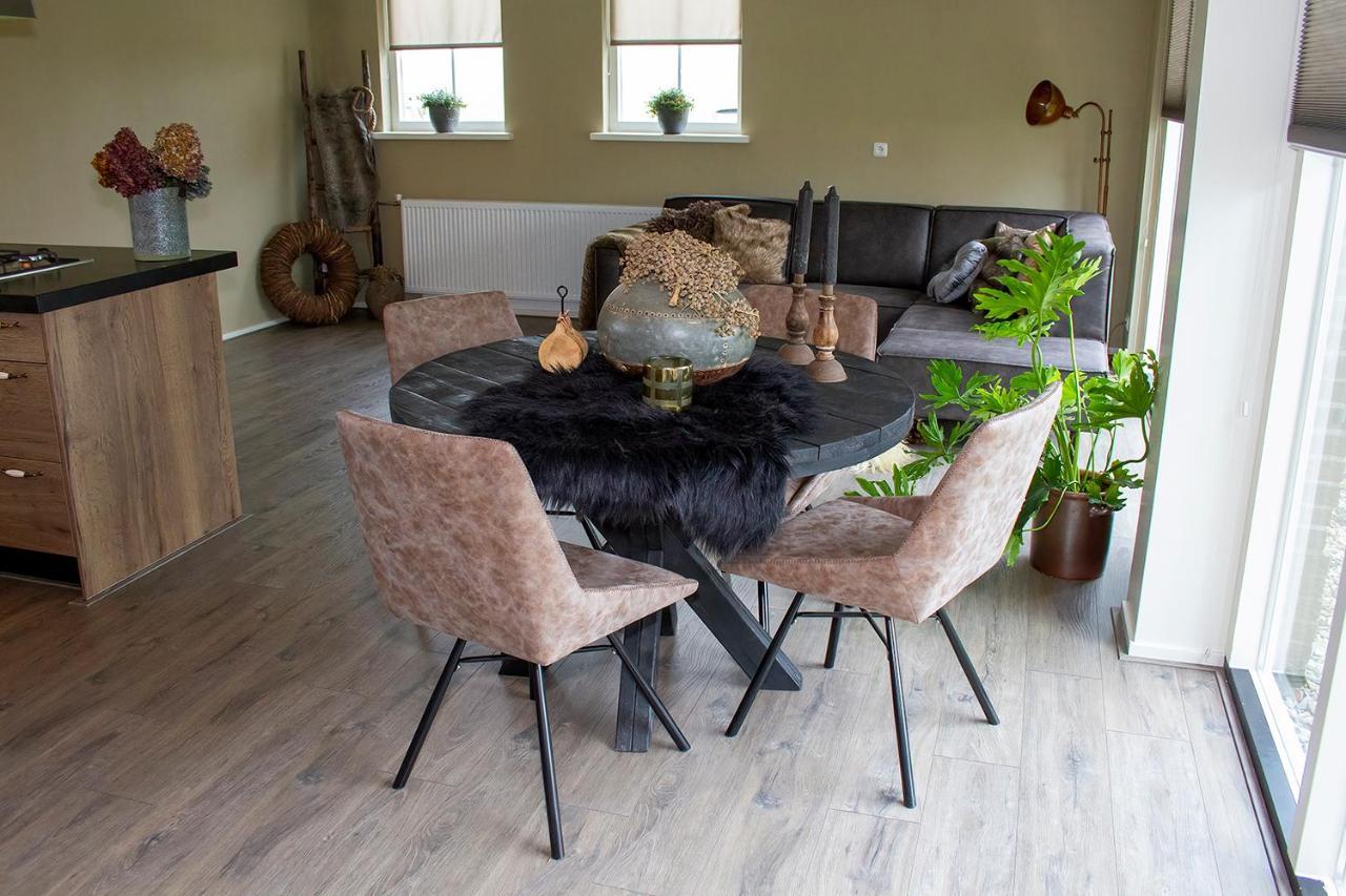 Bed En Breakfast The Wooden Wall Marum Buitenkant foto